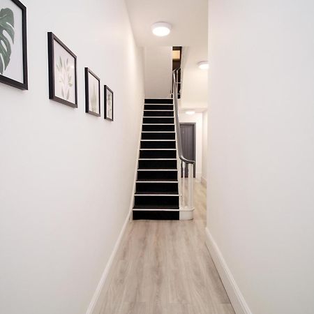 Fully Equipped Kitchen, Parking, City Centre 스완지 외부 사진