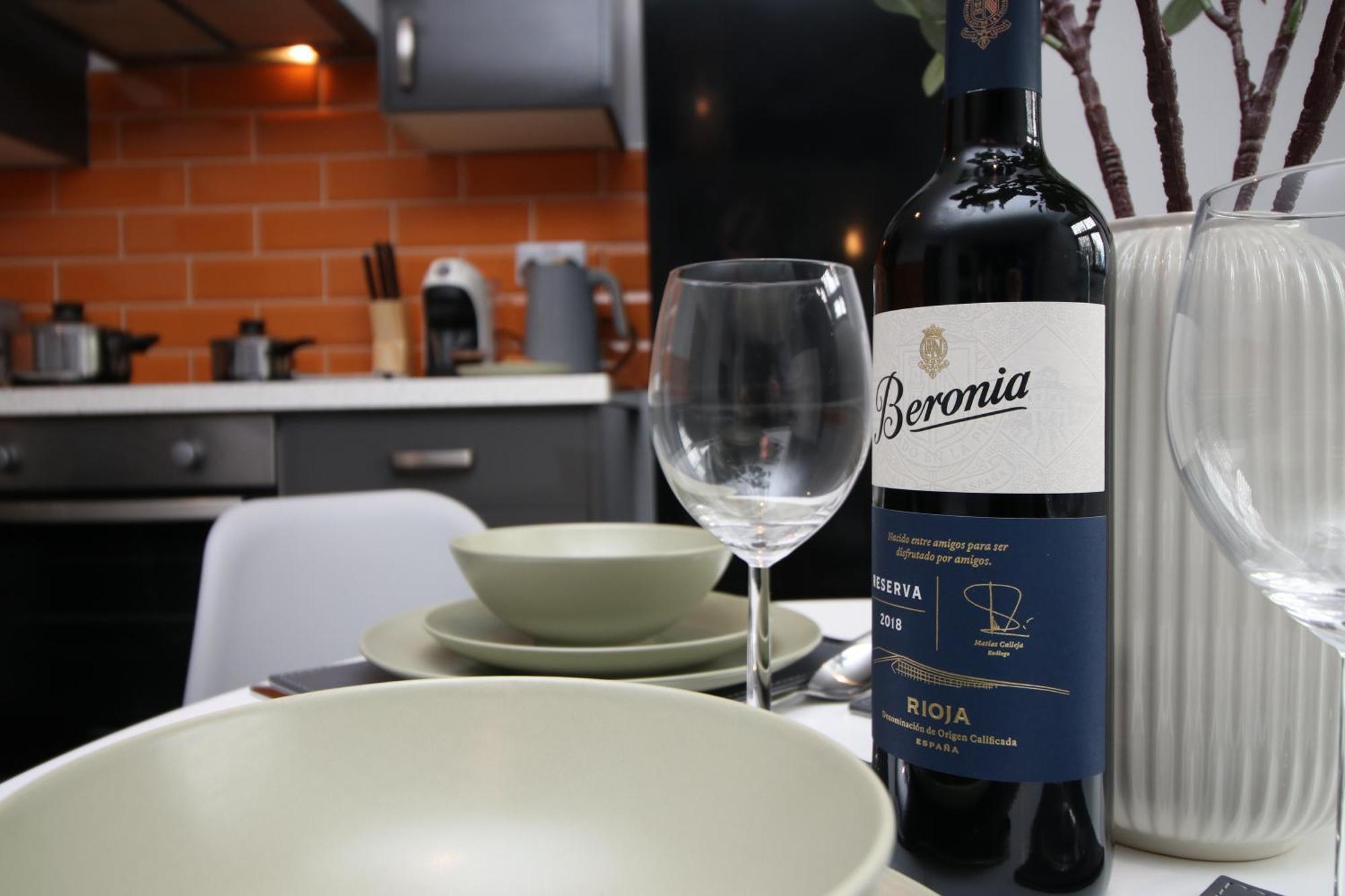 Fully Equipped Kitchen, Parking, City Centre 스완지 외부 사진