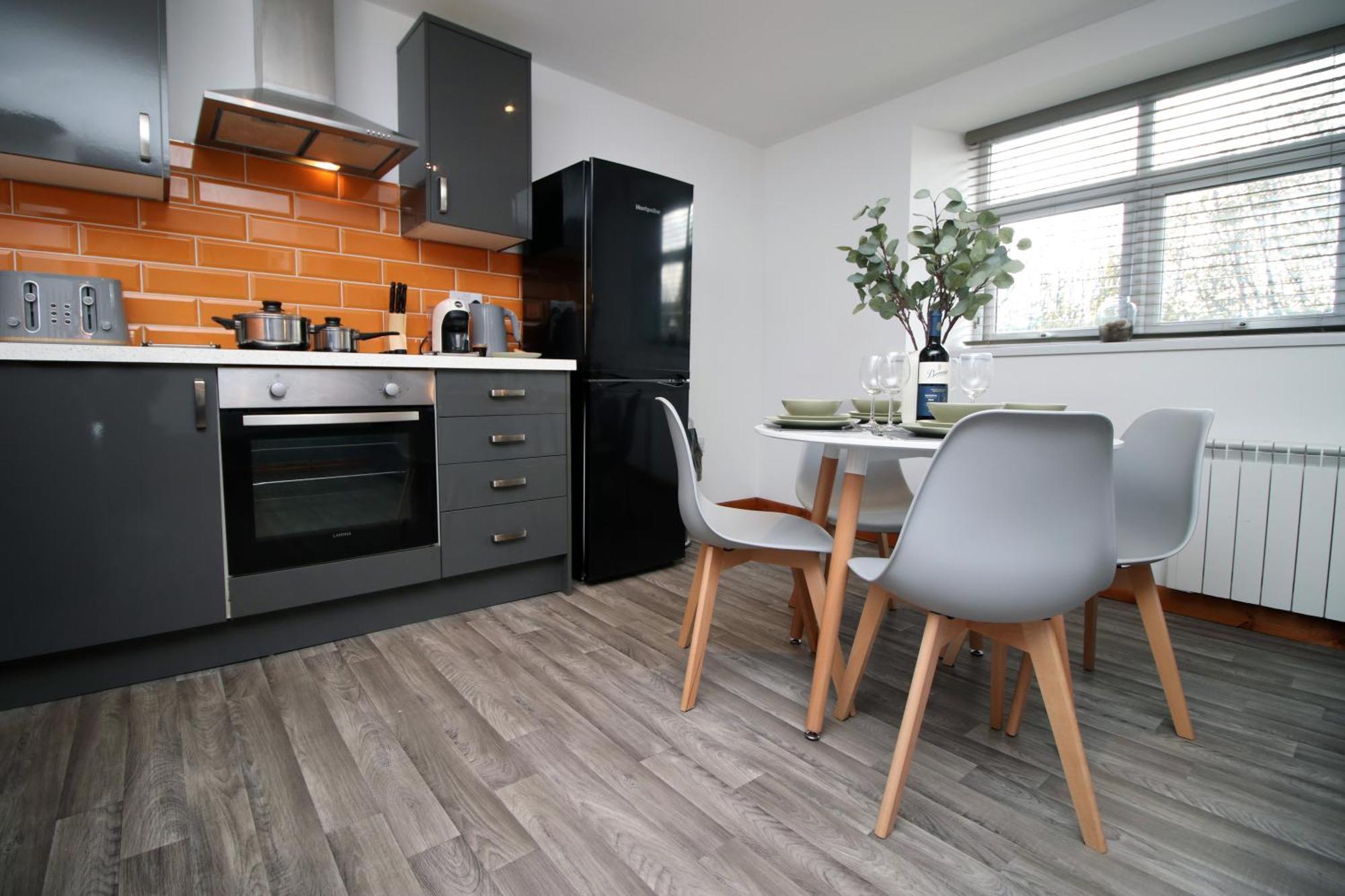 Fully Equipped Kitchen, Parking, City Centre 스완지 외부 사진