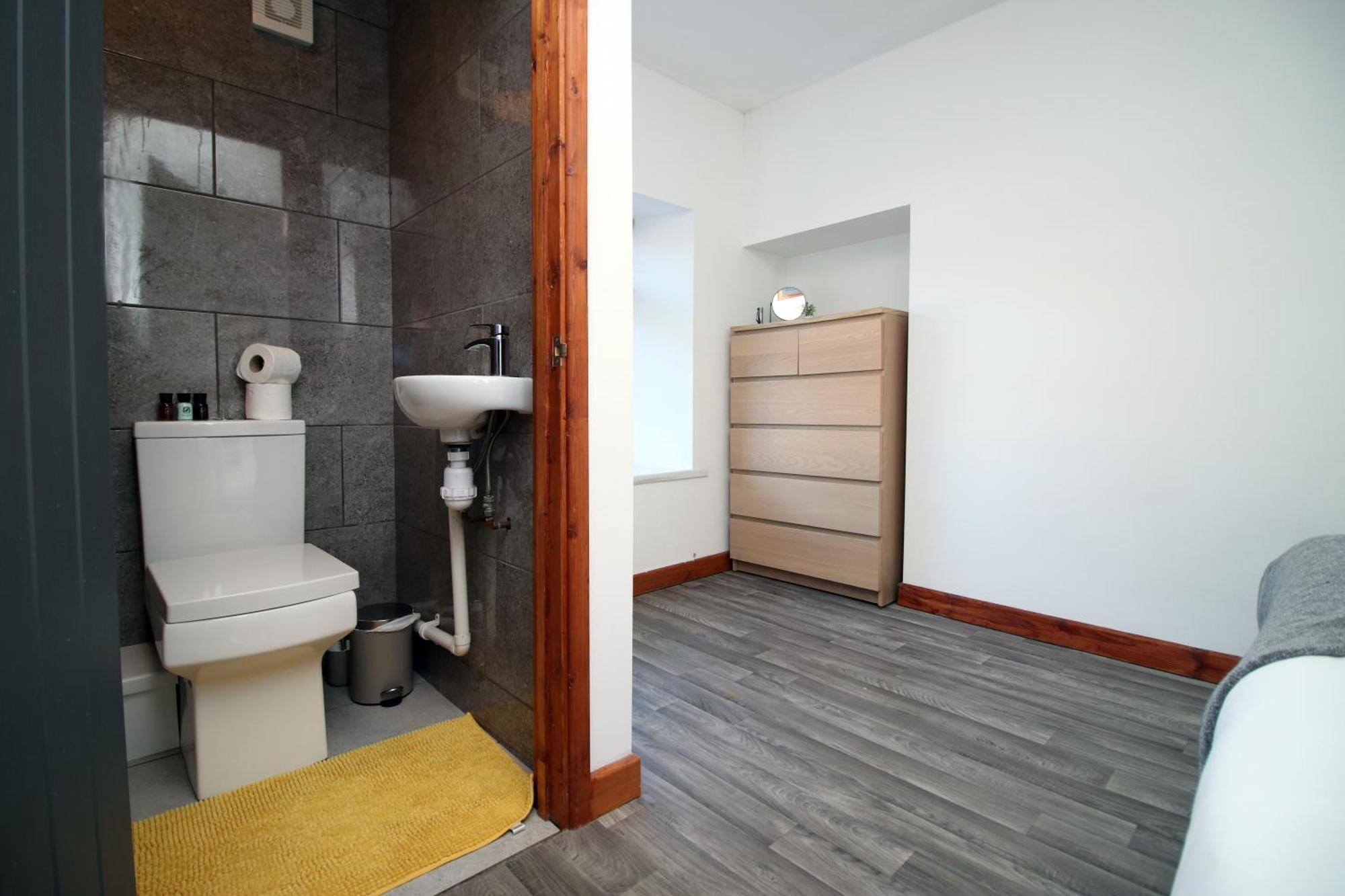 Fully Equipped Kitchen, Parking, City Centre 스완지 외부 사진