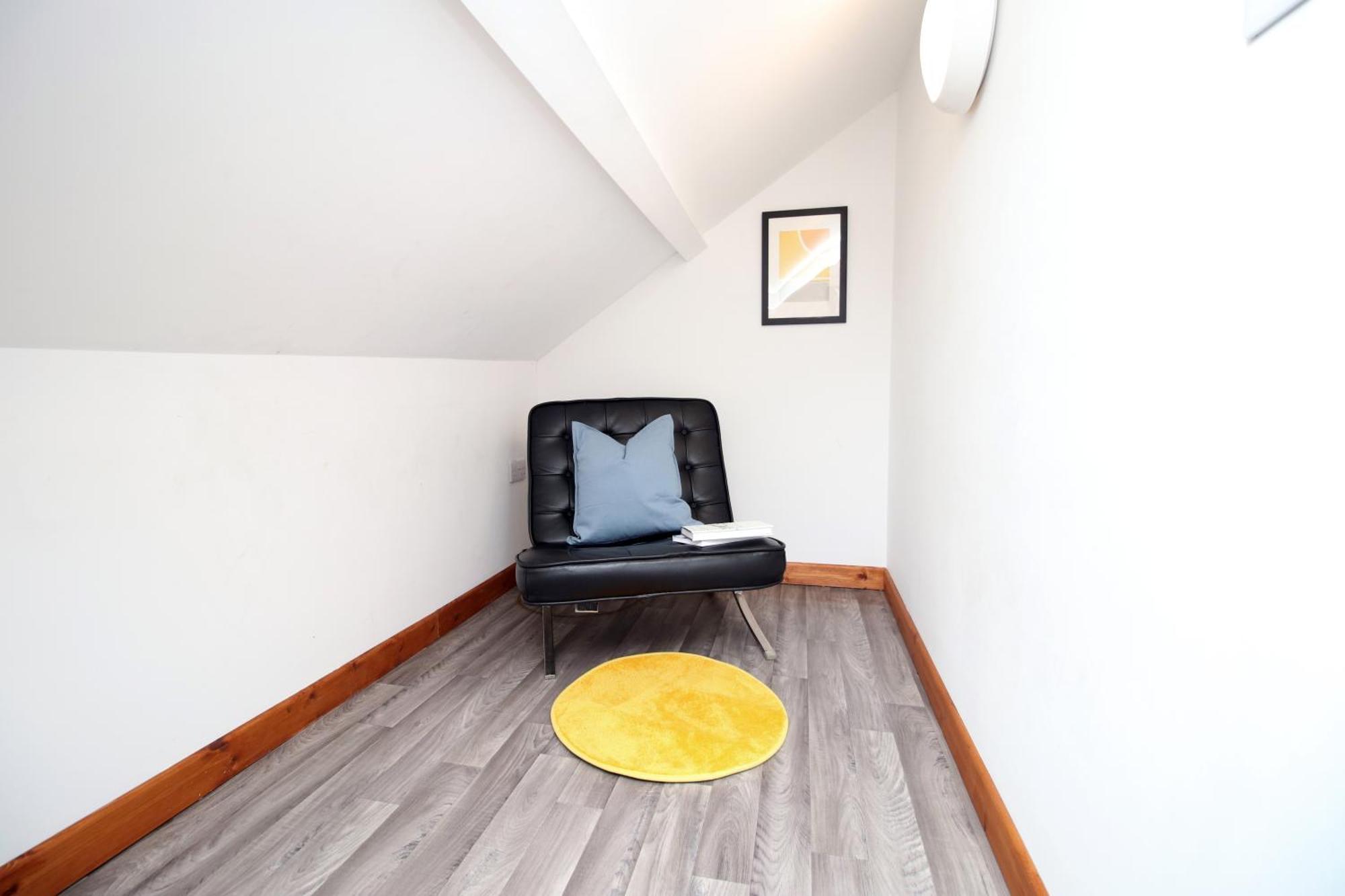 Fully Equipped Kitchen, Parking, City Centre 스완지 외부 사진