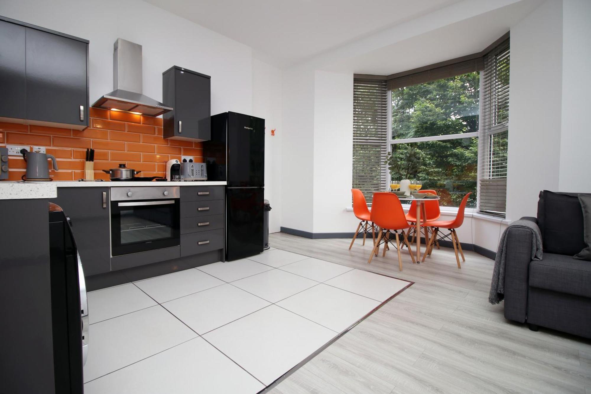 Fully Equipped Kitchen, Parking, City Centre 스완지 외부 사진