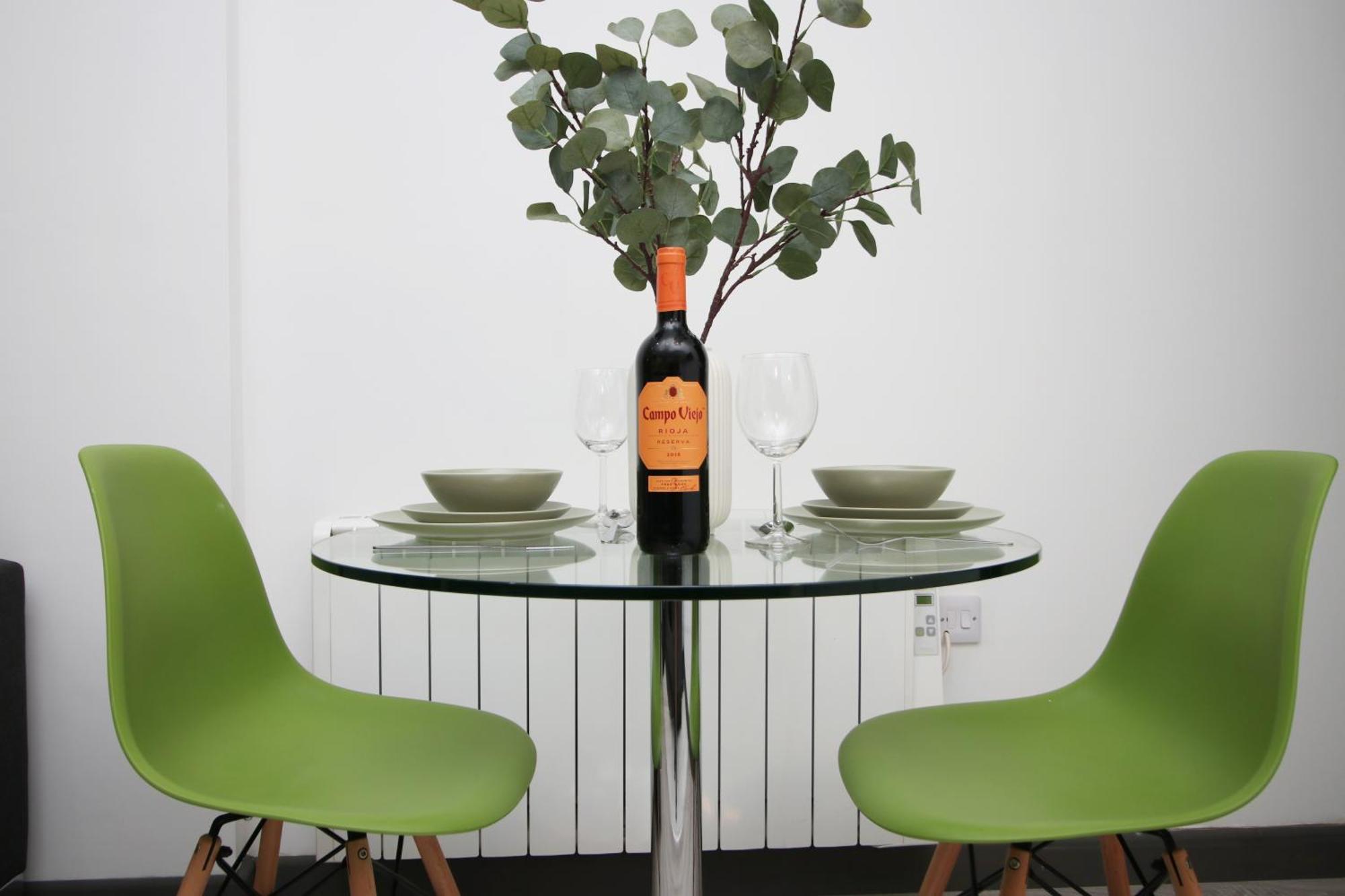 Fully Equipped Kitchen, Parking, City Centre 스완지 외부 사진