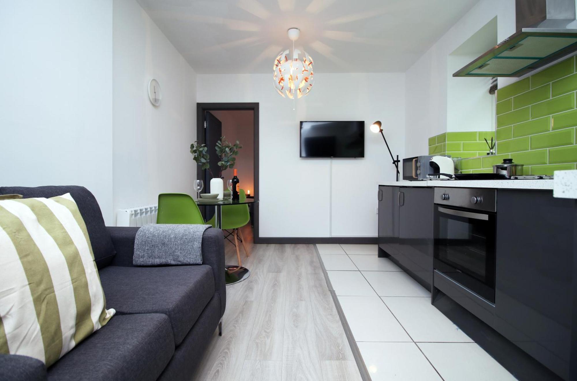 Fully Equipped Kitchen, Parking, City Centre 스완지 외부 사진