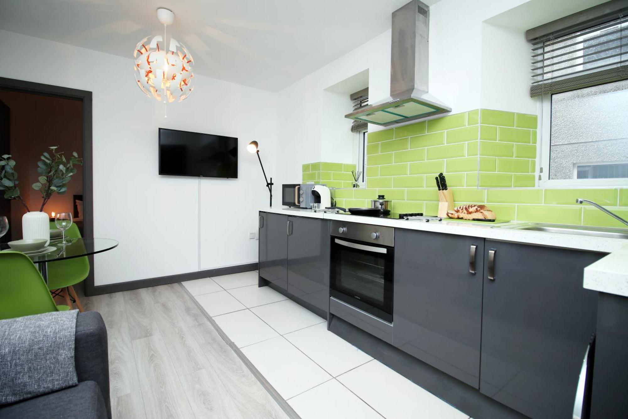 Fully Equipped Kitchen, Parking, City Centre 스완지 외부 사진