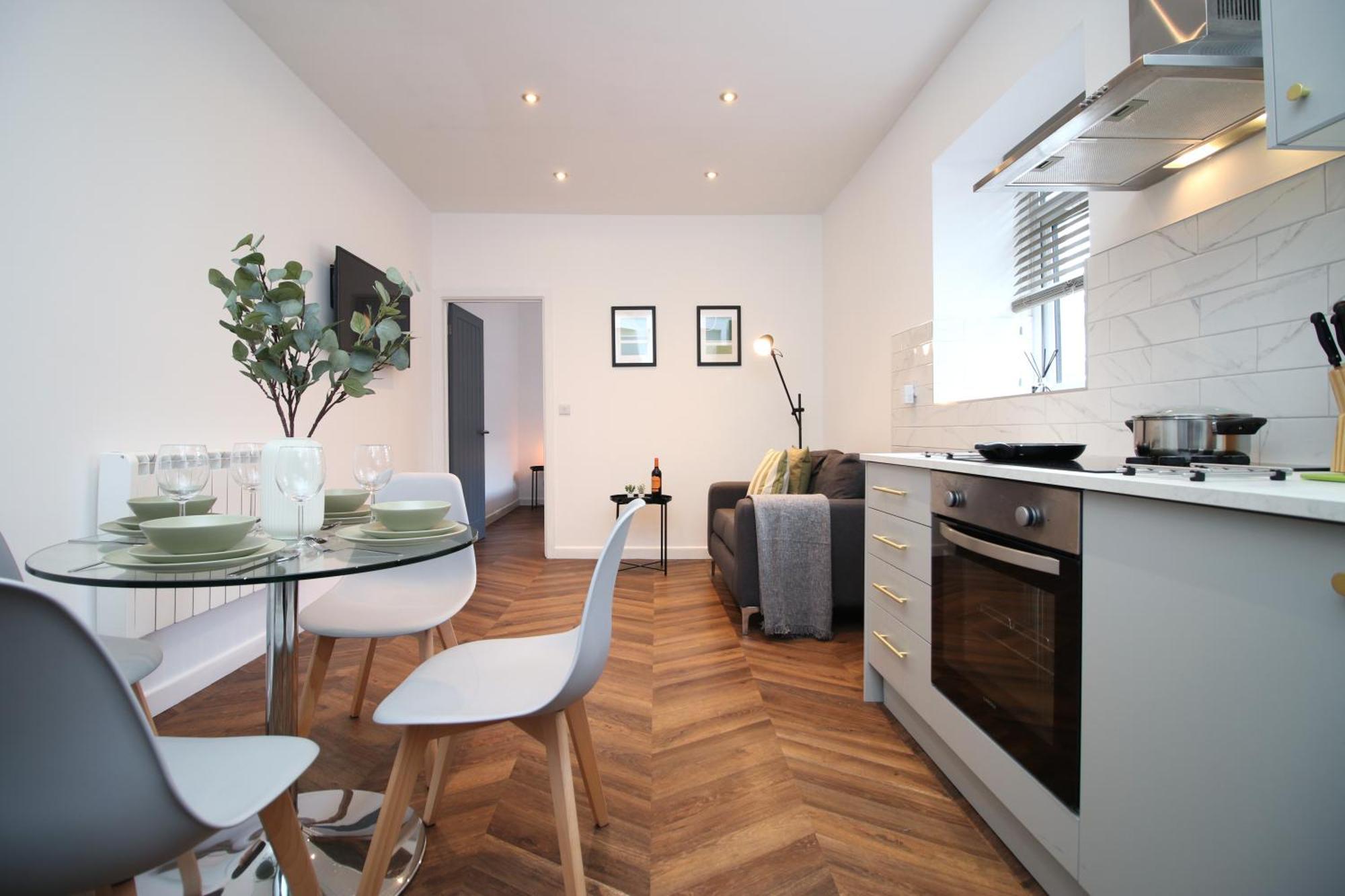 Fully Equipped Kitchen, Parking, City Centre 스완지 외부 사진