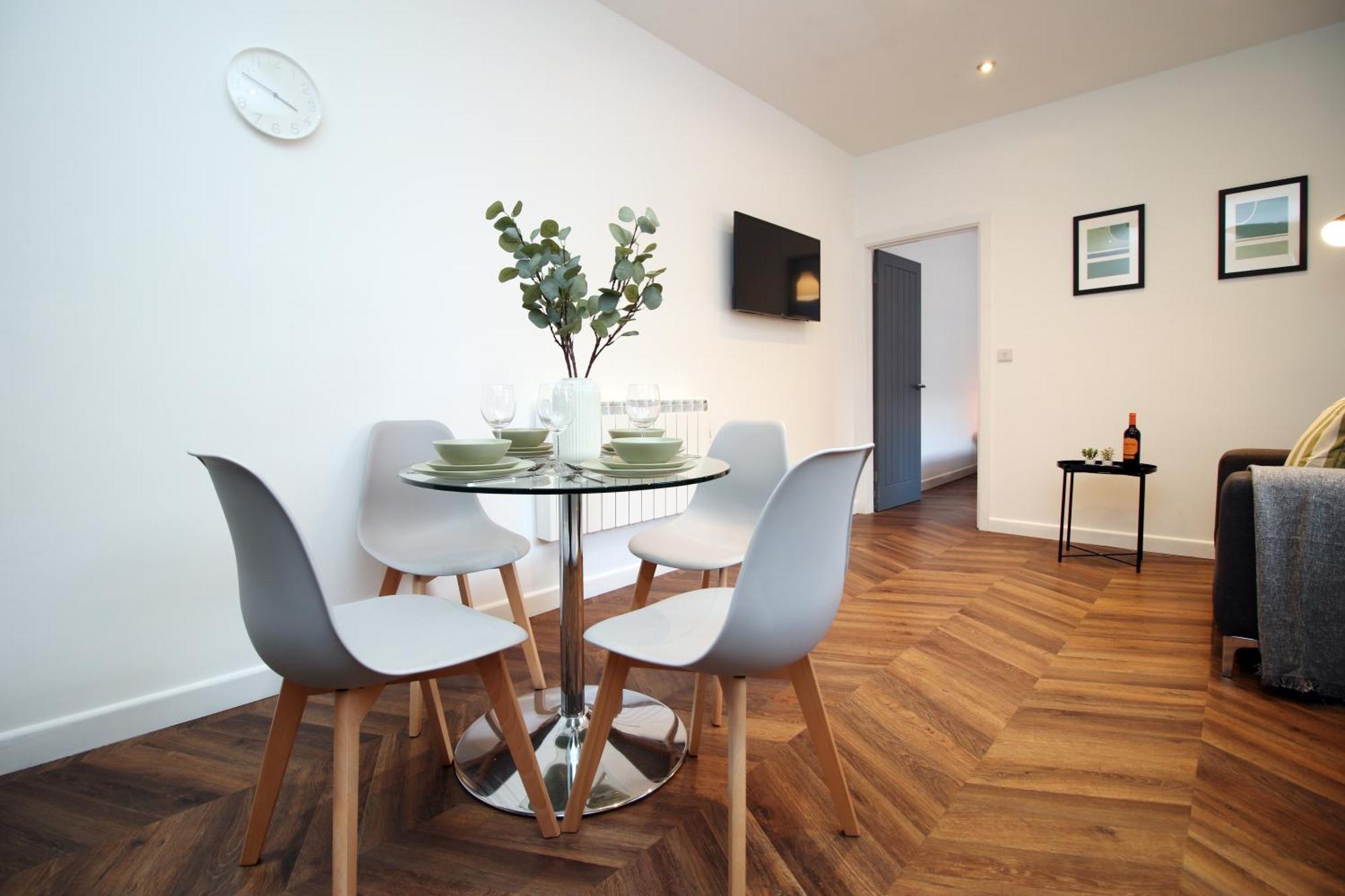 Fully Equipped Kitchen, Parking, City Centre 스완지 외부 사진