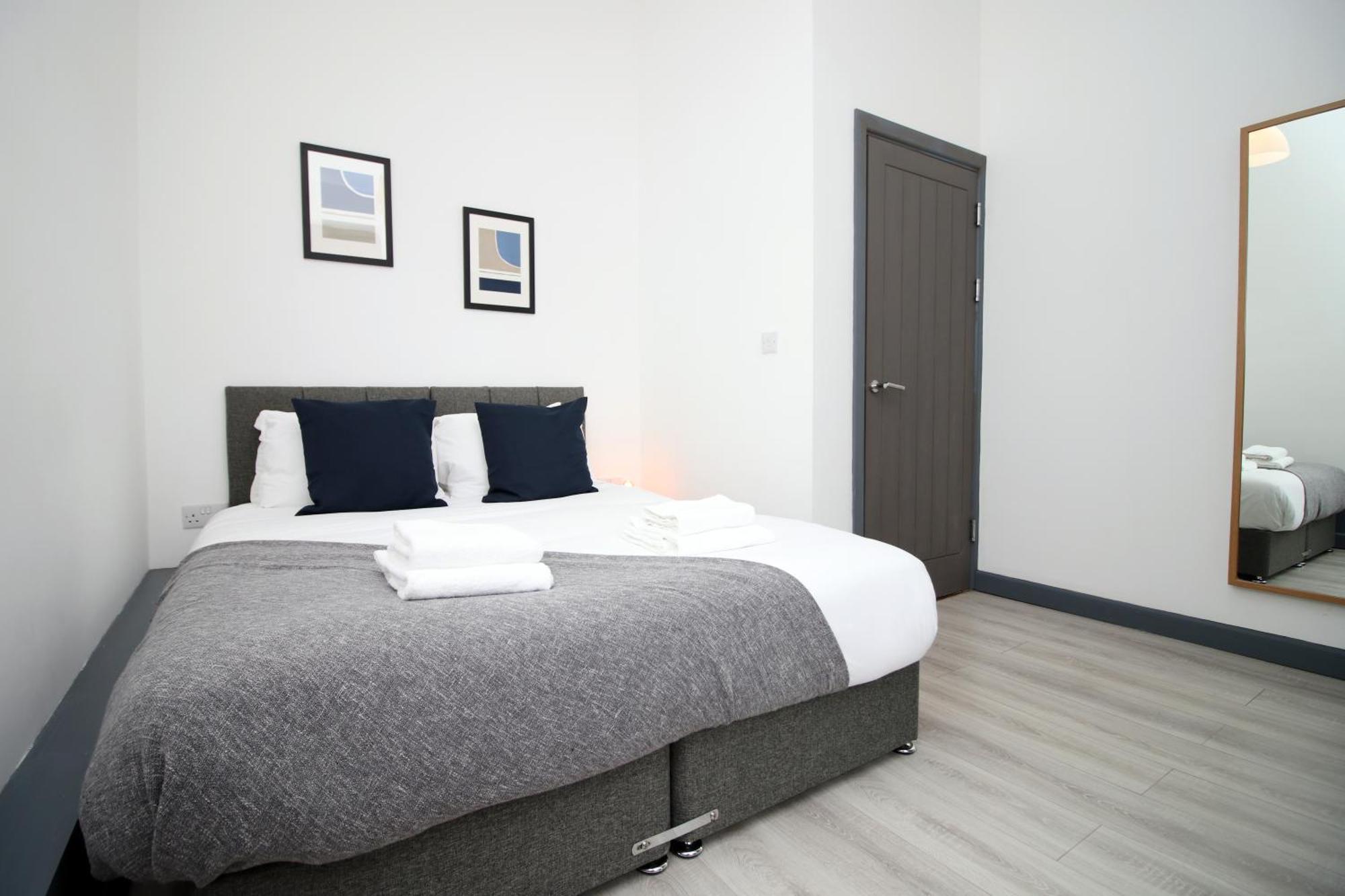 Fully Equipped Kitchen, Parking, City Centre 스완지 외부 사진